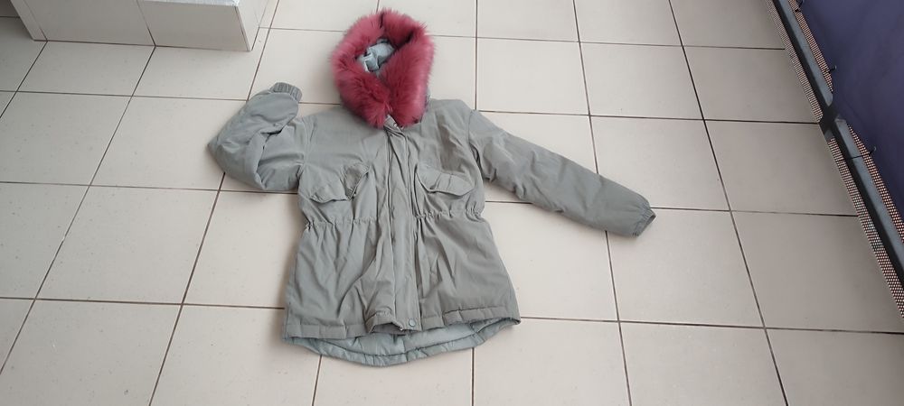 Kurtka na zimę Sinsay stan bdb dla dziewczynki rozmiar 34 / xs