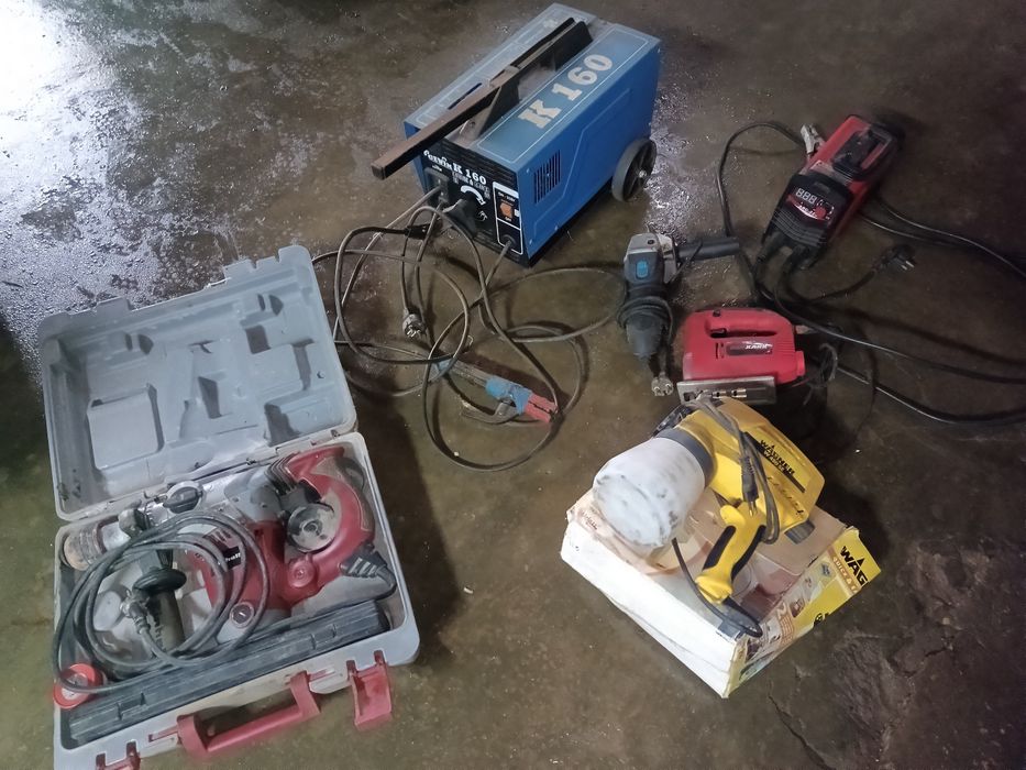 Lote  de  7 máquinas