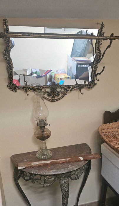 Conjunto de Mobiliário Antigo: Espelho/Bengaleiro, Consola de Mármore