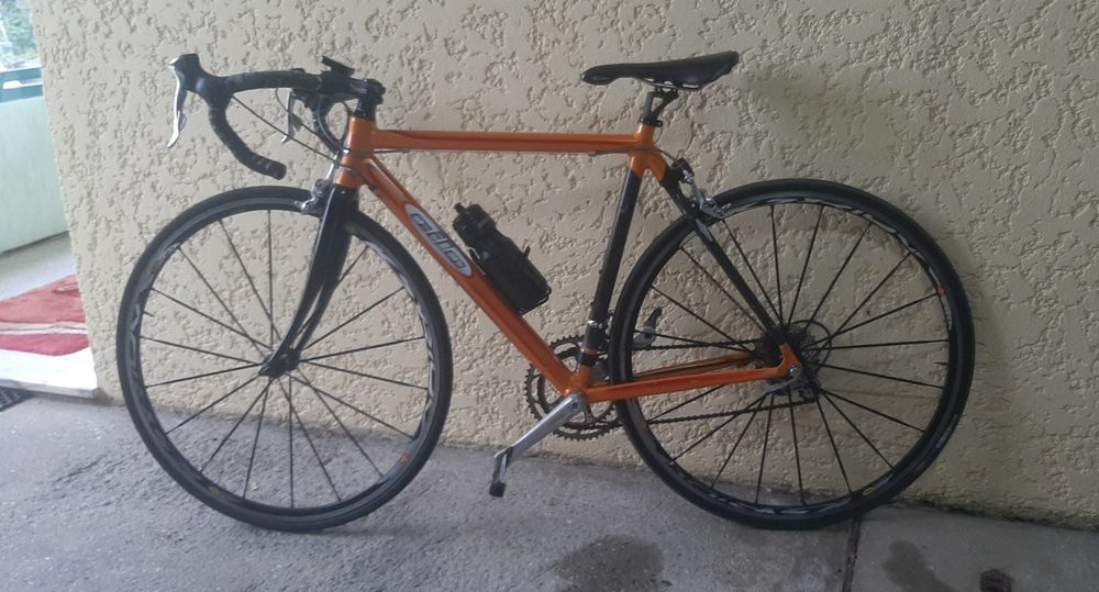 Bicicleta ciclismo equipada shimano dura ace