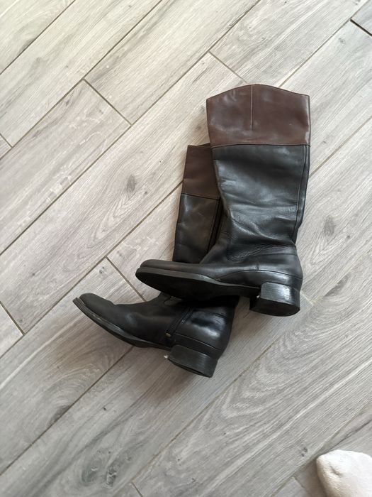 Skurzane kozaki oficerskie z brązową cholewką - klasyczne i eleganckie