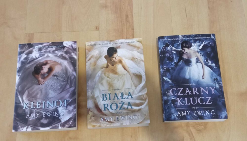 Seria "Klejnot" Amy Ewing - 3 części