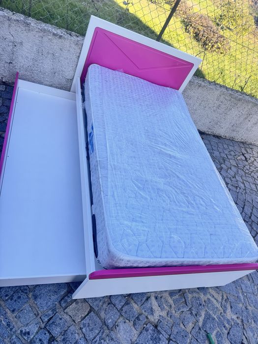 Cama  solteirao com colchao