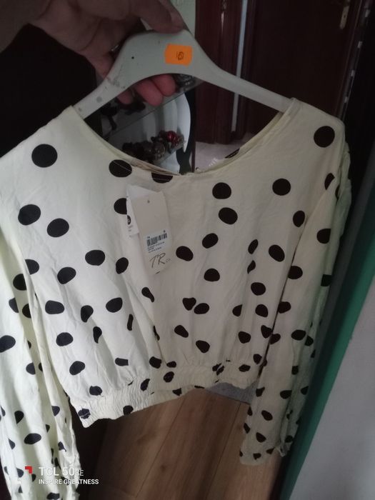 Vendo lotes de roupa semi nova 50 peças 30€