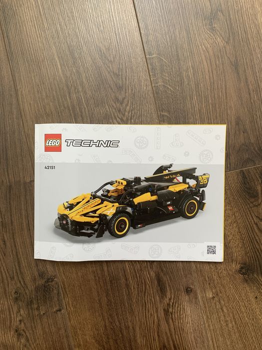 LEGO Technic Bugatti Bolide (42151) з інструкцією