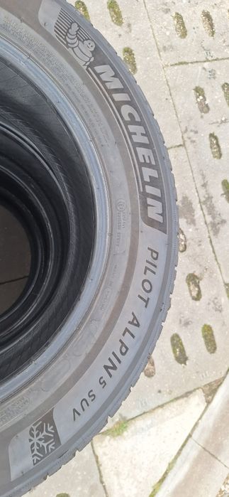 Zimowe opony 225x60x18 Michelin