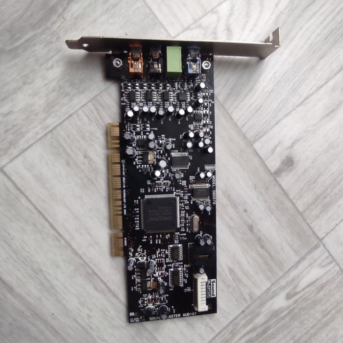 Звуковая карта creative sound blaster sb0570