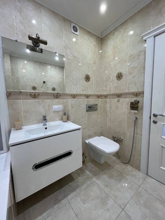 Продаж, 4 кімнатної 2 - рівневої квартири (Кузнецька) Заводський  7#2