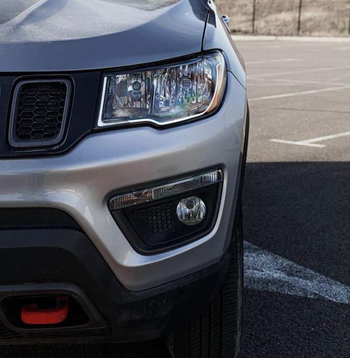 Продам машину jeep compas trailhawk