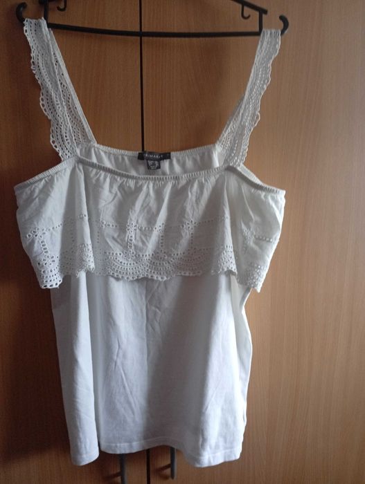 Primark  biała bluzka na ramiączkach