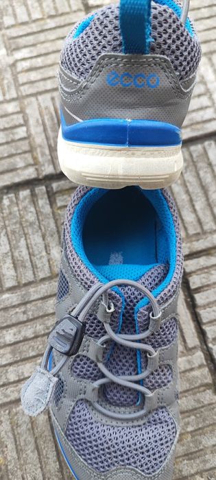 Продаю кросівки ECCO