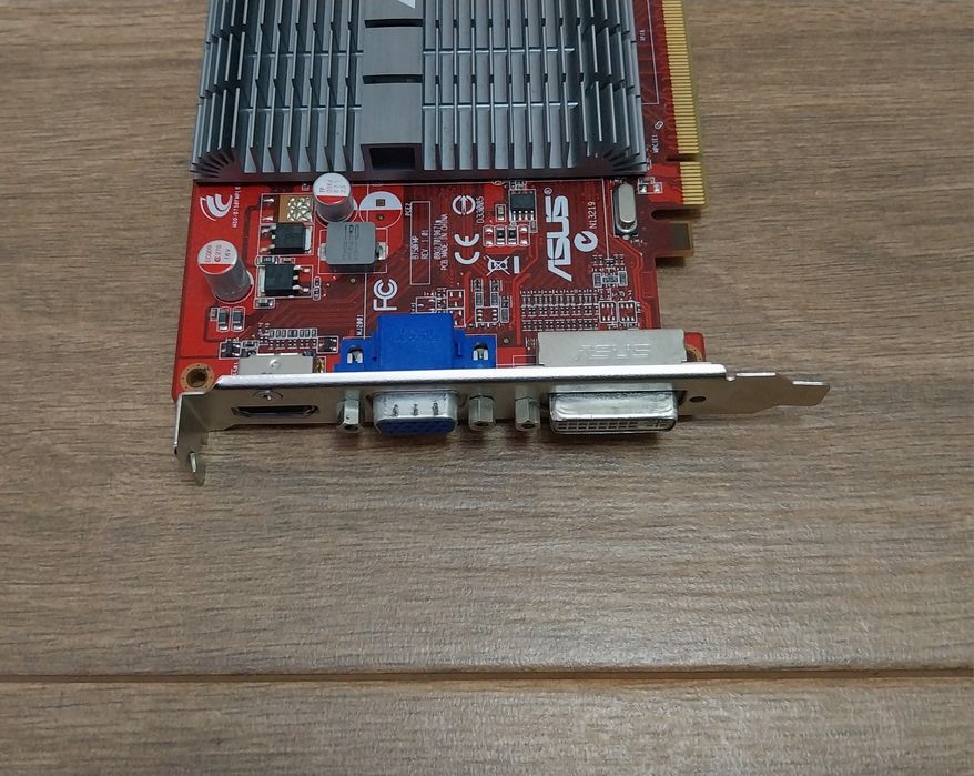 Placa gráfica Radeon HD5450 com 2Gb DDR2