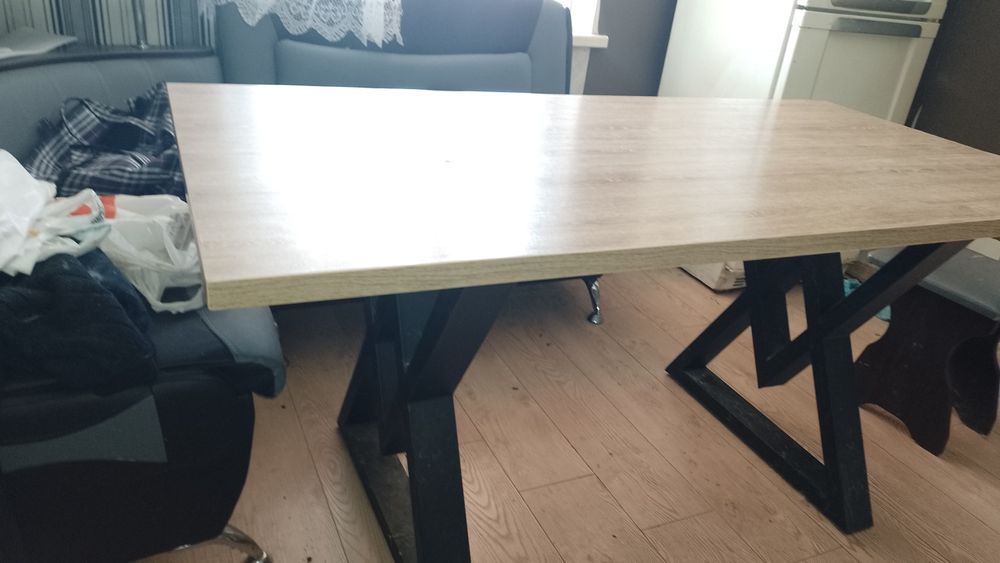 Великий обідній стіл