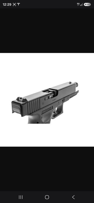Réplica licenciada da arma de ar comprimido do modelo Glock 17  da Umarex com coldre