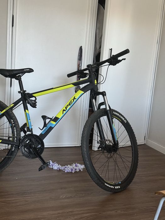Bicicleta acompanhada com um cadeado seguro!