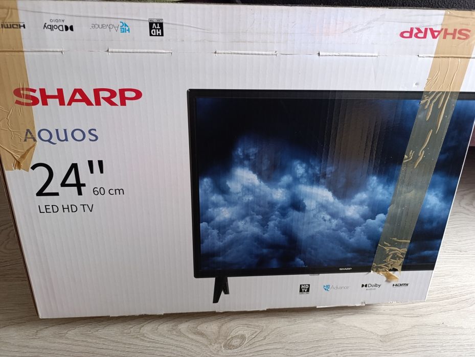 Telewizor Sharpa z pilotem 24 cale