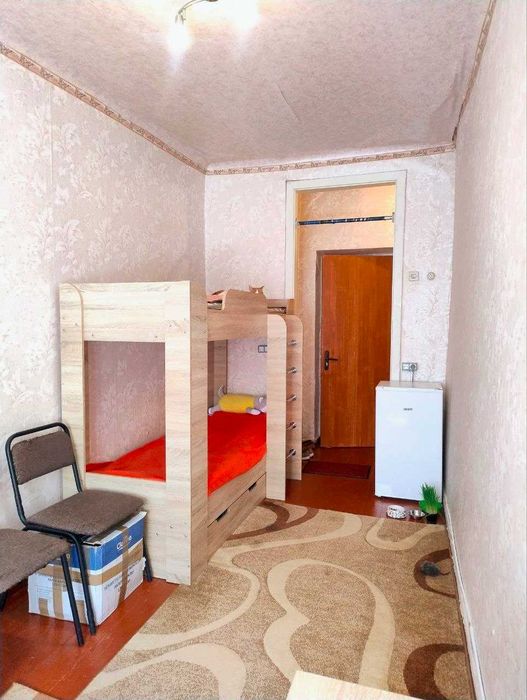 Продам кімнату 12м2 в комунальній квартирі на Павловому Полі, пров. Шекспіра.