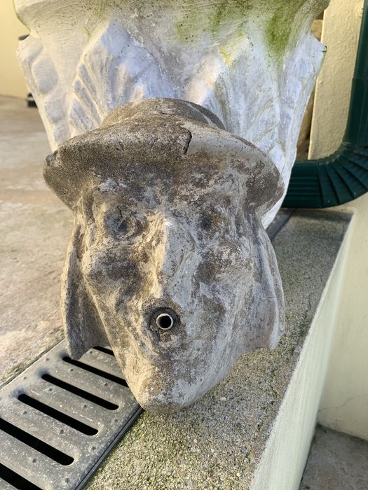 Escultura em cimento para fazer uma fonte