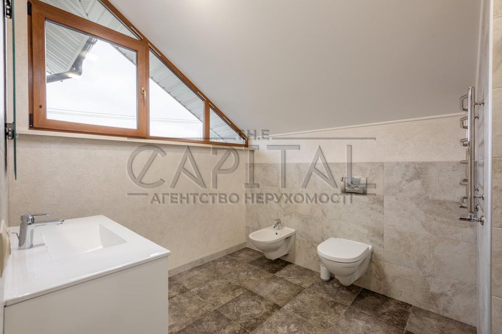 Пропонується в оренду двоповерховий затишний будинок в Гореничах 250м2