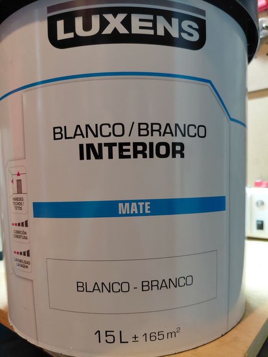 Vendo 2 baldes de tinta (ler bem o anúncio)