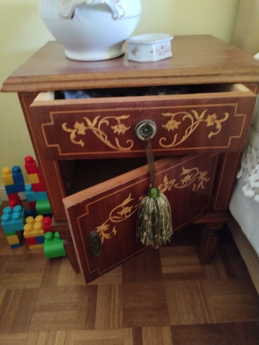 2 mesinhas de cabeceira, o conjunto, em bom estado