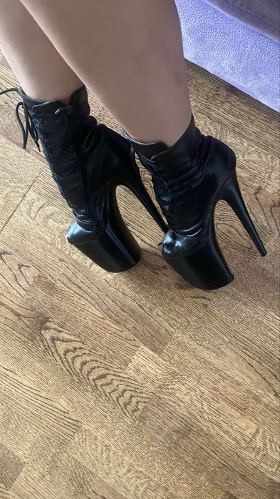 Стрипы Pleaser шкіряні 3-ка