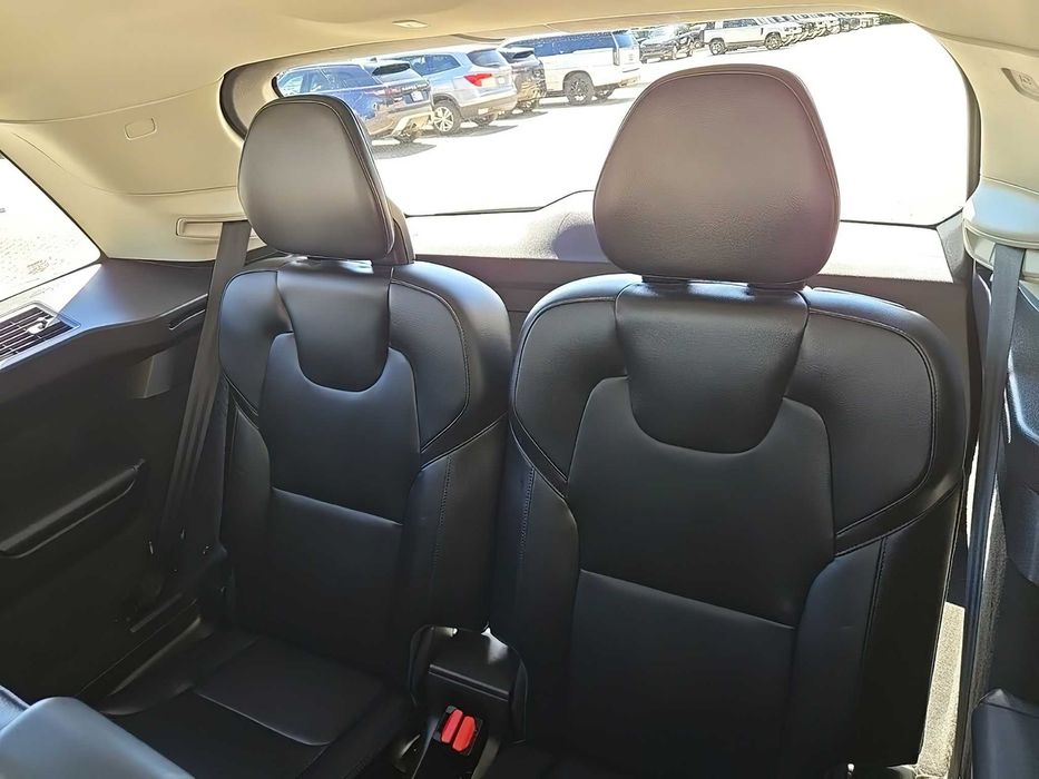 Volvo XC90 T5 Momentum      2022