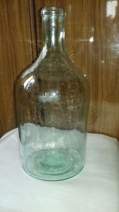 Бутыль для вина 5л.СССР из толстого стекла.