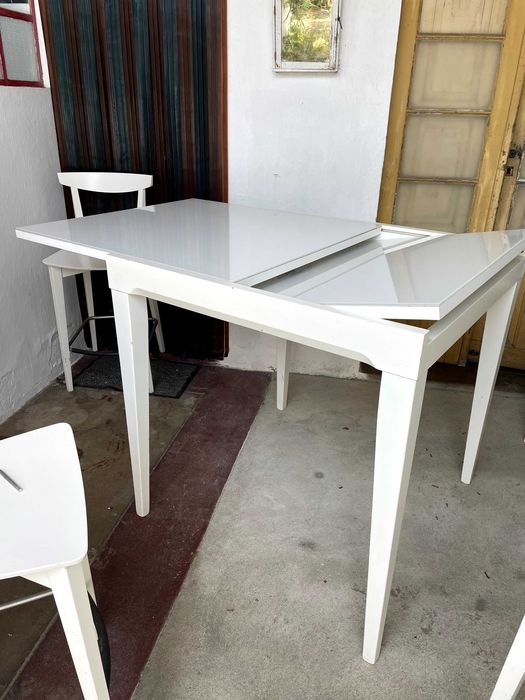 Mesa alta elegante + 4 cadeiras