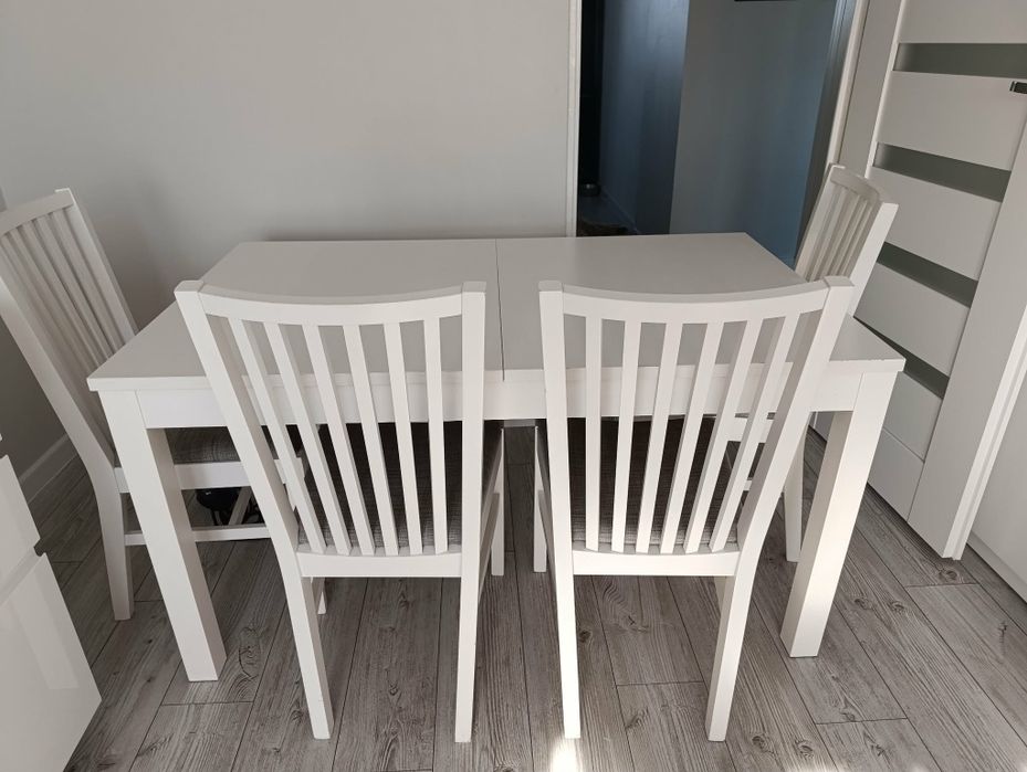Stół i 4 krzesła z Ikei