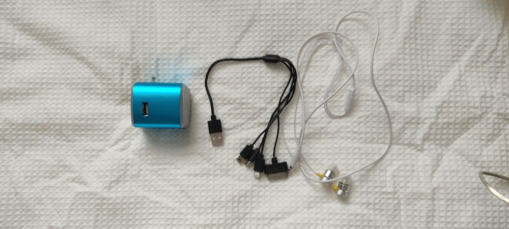 Портативна колонка яблука