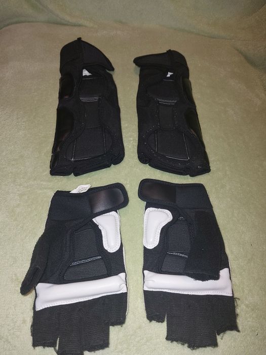 Rękawice, ochraniacze na stopy