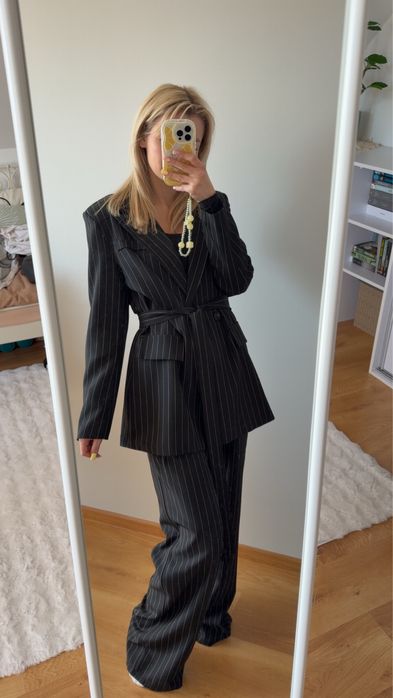 Elegancki garnitur z paskiem