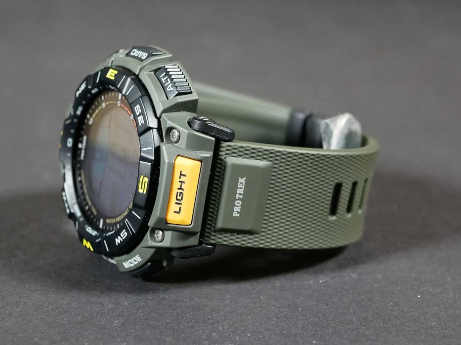 Новинка. С компасом Casio PRG-340-3CR ProTrek Green