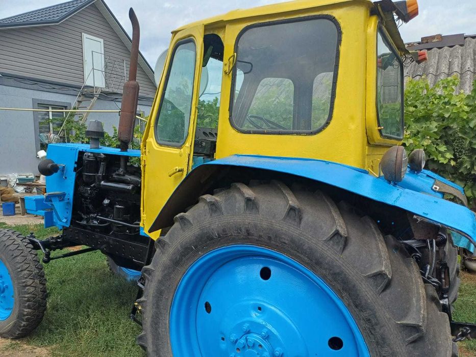 Трактор колісний