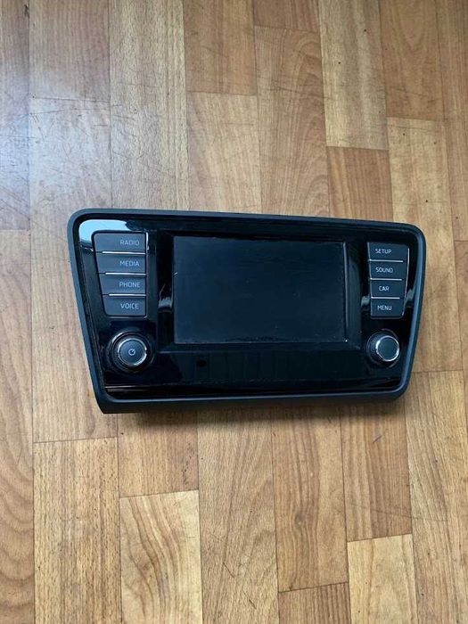 skoda штатна магнітола 5e0919605H Bolero