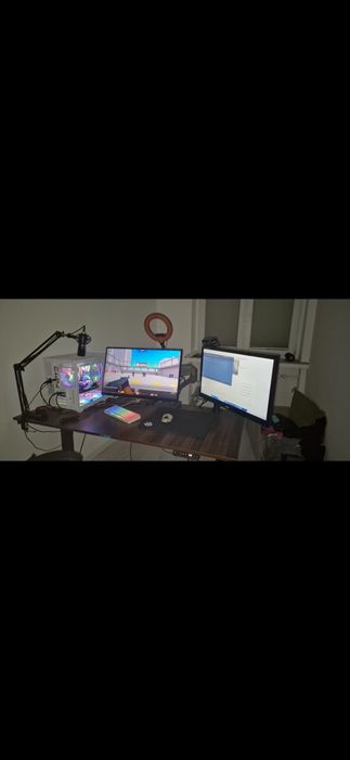 Sprzedam kompletne stanowisko gamingowe – PC + monitory + biurko + fotel + akcesoria