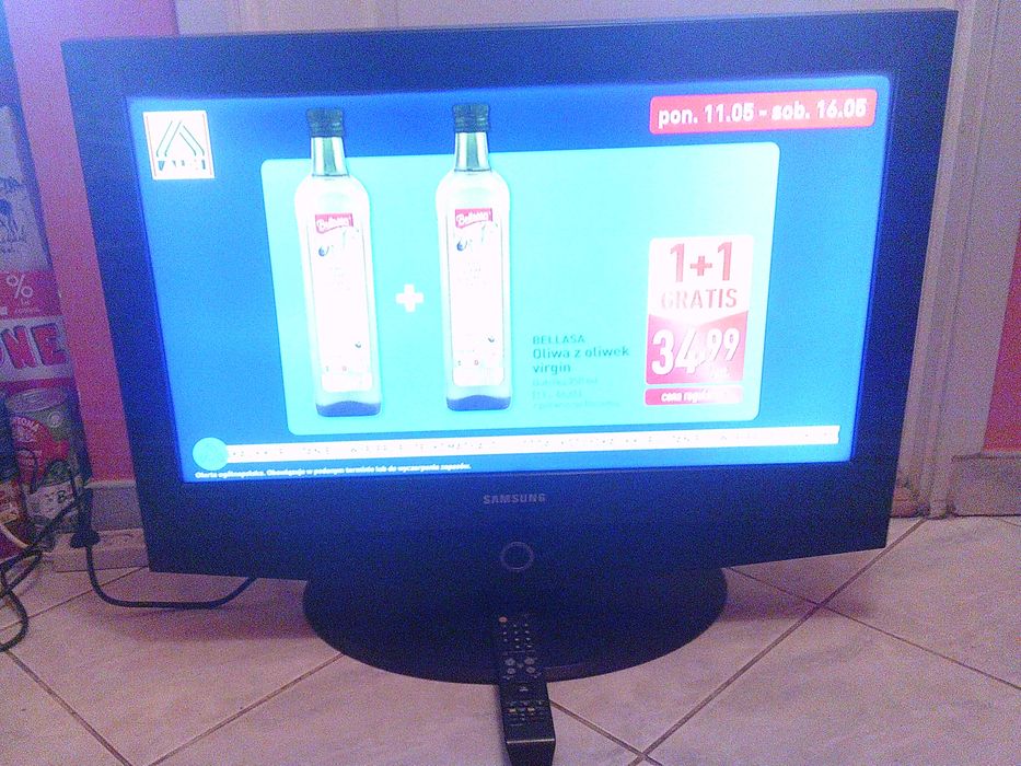 Samsung 32 cale, pilot, HDMI, karton zastępczy.
