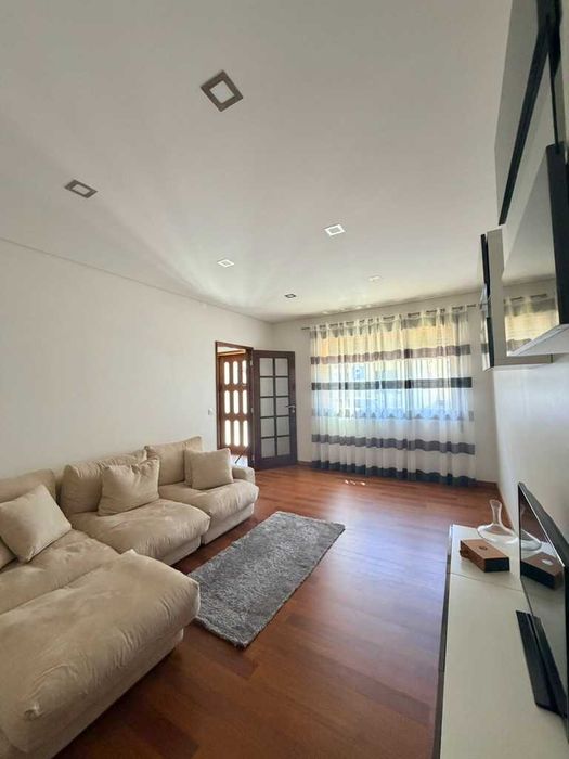 Moradia Custóias