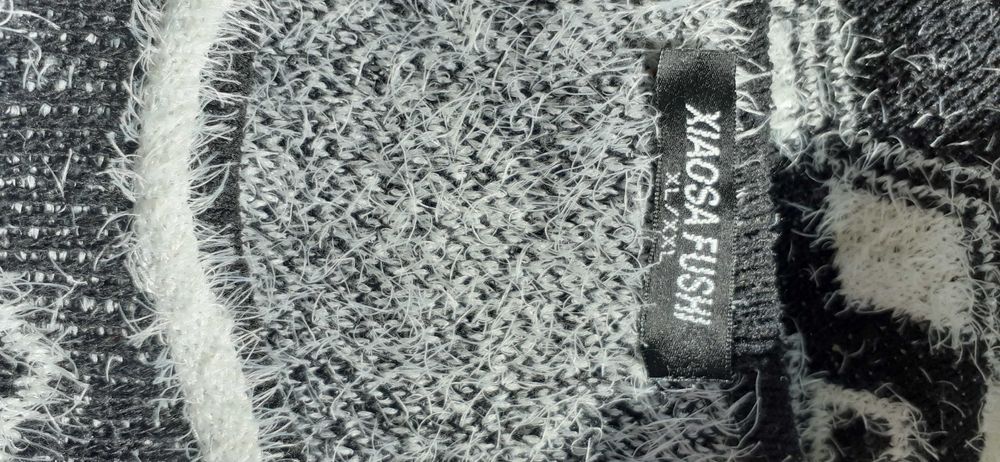 Czarno-biały sweter 42 44 ala alpaka