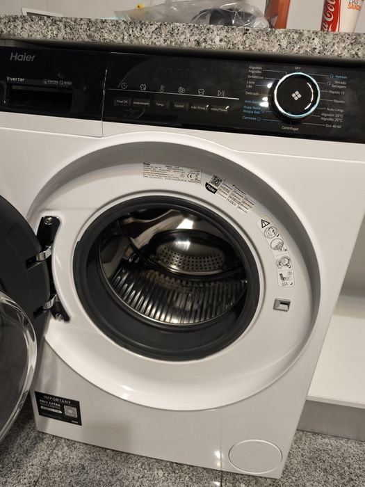 Máquina lavar/secar roupa Haier