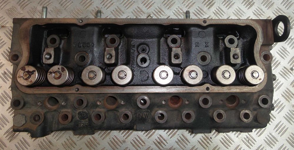 Głowica do silnika Perkins 4.236. Cylinder head Perkins 4.236
