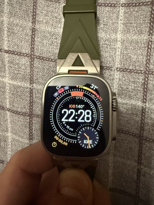 Apple Watch Ultra 49mm titanium