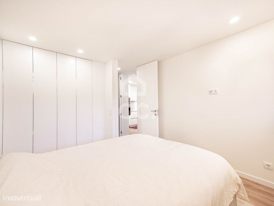 Apartamento T1, semi-novo, em Calendário