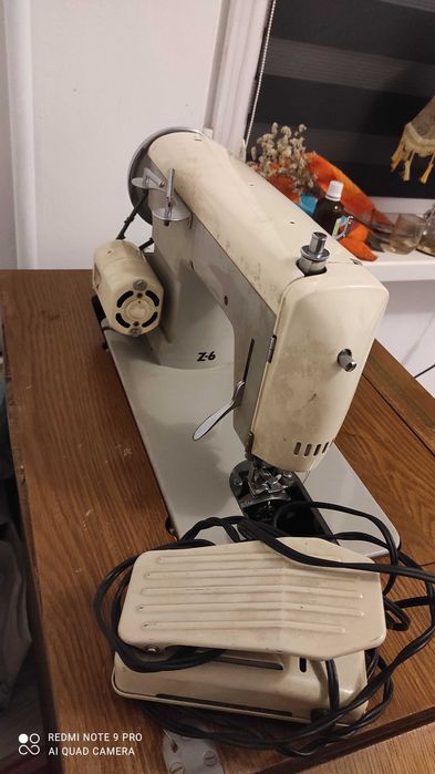 швейна машинка разм з тумбою