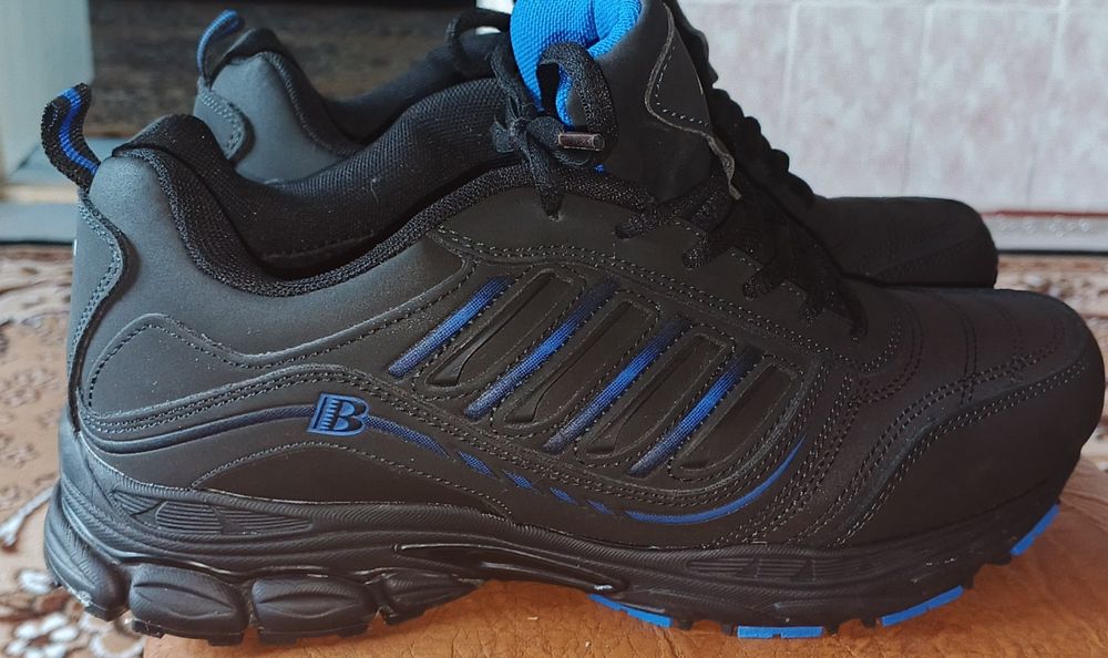 Кроссовки "BONA" -41 размер. Не подошёл размер.