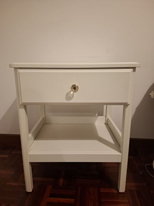 Mesa de cabeceira ikea