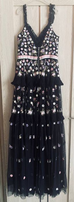 Вечірня сукня Needle & Thread на випуск