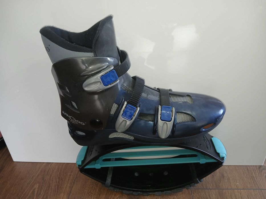Buty do skakania Kangoo rozmiar 8.  42-42,5