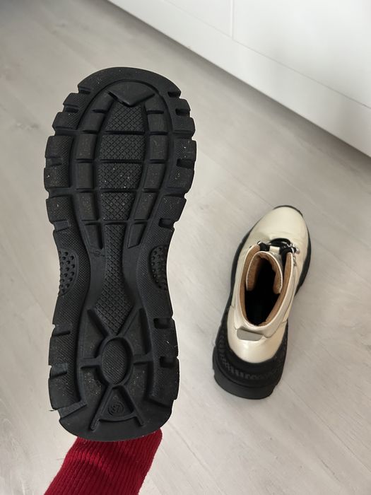 Białe buty w stylu altercore na grubszej podeszwie platformie 37